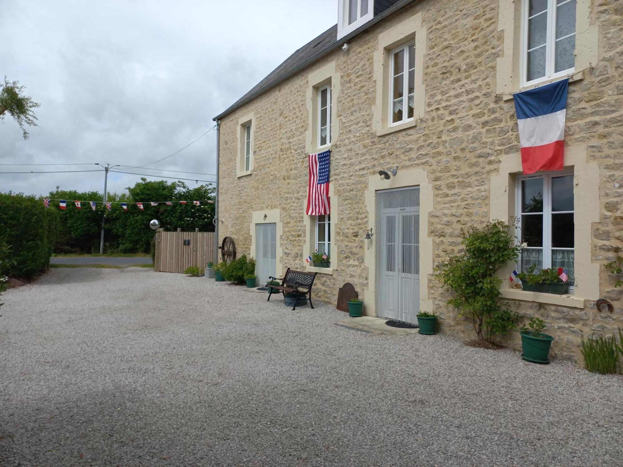 Ivy House Utah Beach Sainte-Marie-du-Mont  Exterior photo